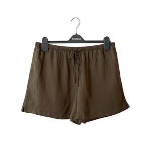 ⭐️ H&M ($28) Tan Drawstring Linen Blend Shorts - Waist 17